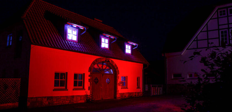 „Night of Light“: Auch Hespe erstrahlt in rotem Licht