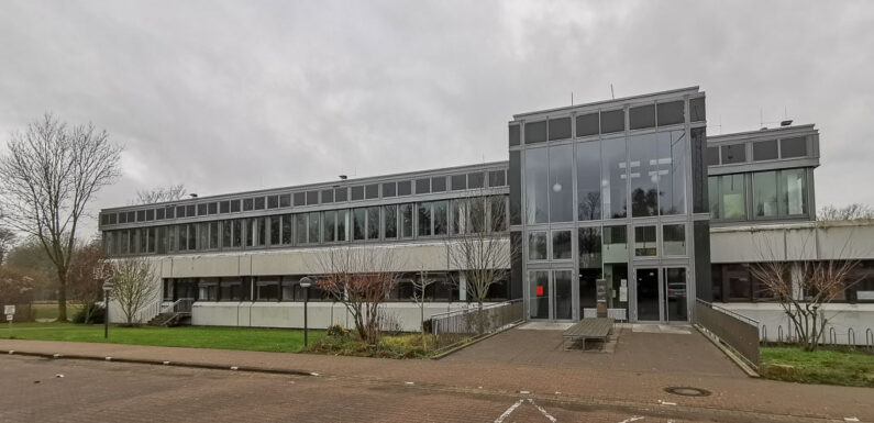 Bückeburg: Rotes Mountainbike am Adolfinum gestohlen