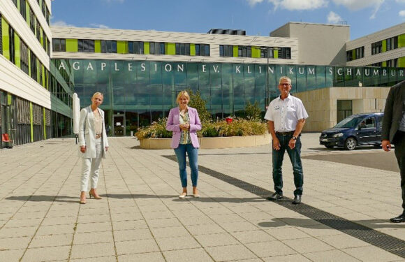 Bundestagsabgeordnete Völlers zu Gast im Agaplesion Klinikum Schaumburg