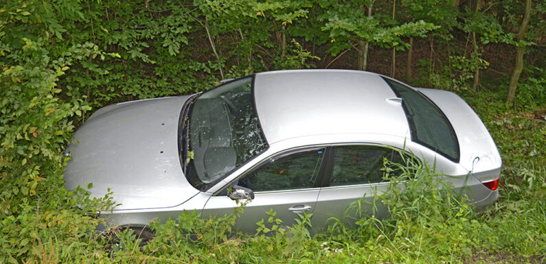 Unter Alkoholeinfluss in Graben gefahren