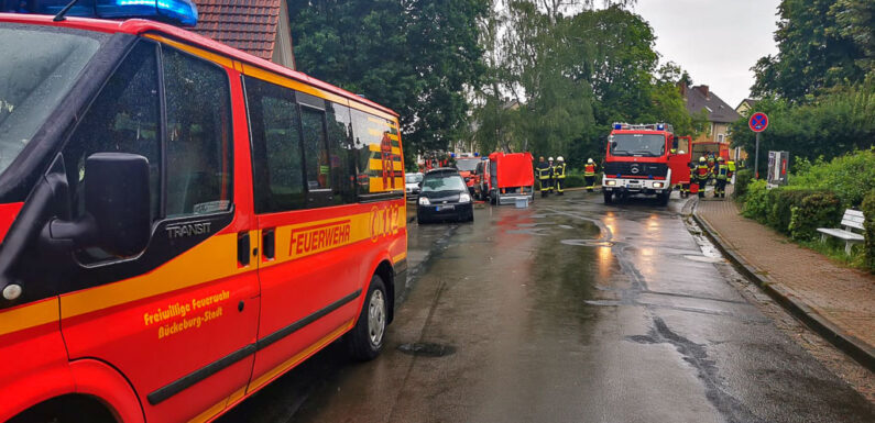Bückeburg: Feuerwehr löscht Brand in Dachgeschosswohnung