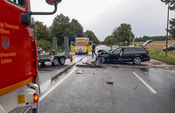 Update: Schwerer Unfall auf B83 bei Bad Eilsen