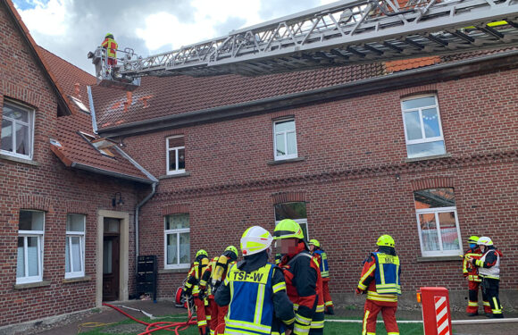 Müsingen: Schmorender Verteilerkasten löst Feuerwehreinsatz aus