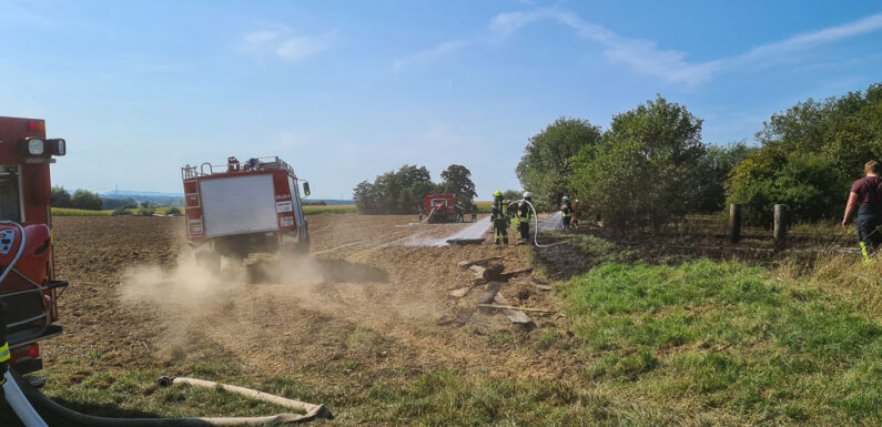 Feuerwehr löscht Flächenbrand in Bergkirchen