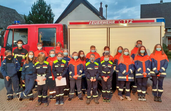 Vier „Löschtiger“ an die Jugendfeuerwehr übergeben