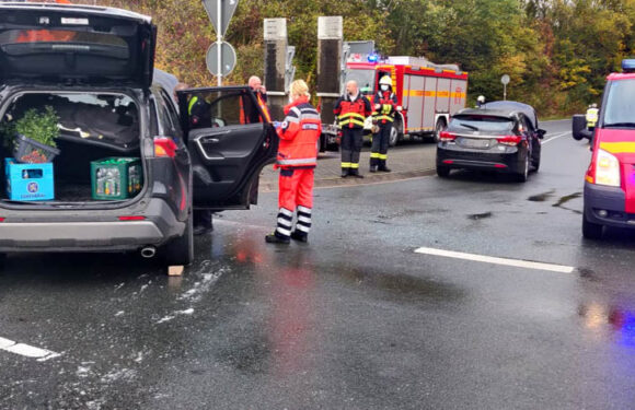 Bückeburg: Sechs Personen bei Verkehrsunfall auf B83 verletzt