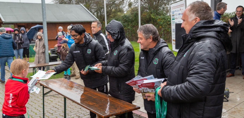 Mit Unterstützung der Volksbank in Schaumburg: Hannover 96 Fußballschule beim VfR Evesen erfolgreich gemeistert
