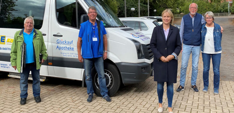 Ohne Ehrenamtliche geht es nicht: Völlers besucht Verein Anrufbus Nienstädt