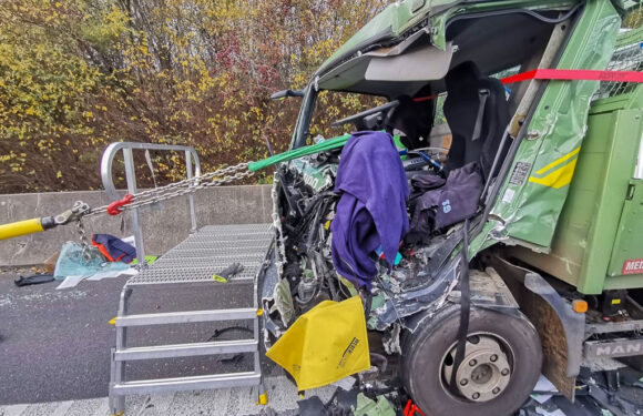 Schwerer Unfall zwischen Lauenau und Rehren: LKW-Fahrer (68) lebensgefährlich verletzt
