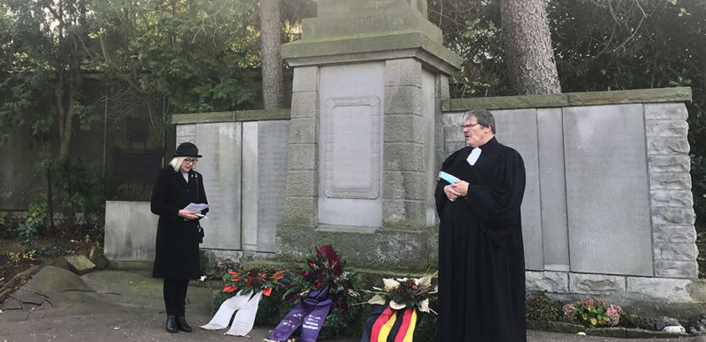 Wendthagen-Ehlen: Kranzniederlegung im kleinen Kreis