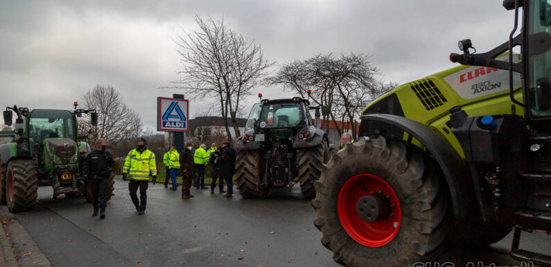 Landwirte protestieren gegen Lebensmittelpreise: ALDI-Blockade nach 24 Stunden aufgehoben