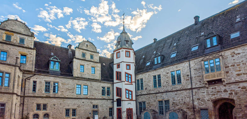 SoKo Kultursommer 2021: Alte Polizei präsentiert Konzerte, Kabarett, Theater und mehr im Schloss Stadthagen