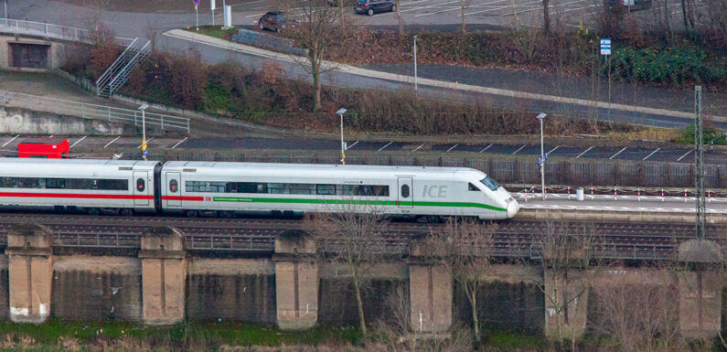 SPD Bückeburg, Bundestagsabgeordnete Marja-Liisa Völlers und Landtagsabgeordneter Jan-Philipp Beck zu Bahn-Plänen