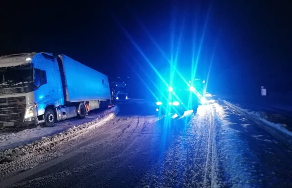 Festgefahrener LKW blockiert Zufahrt zur B 65