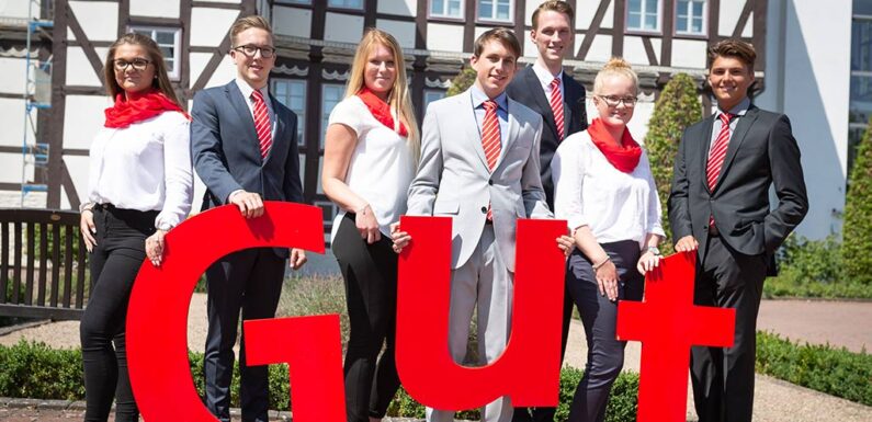 Sieben junge Bankkaufleute beenden Ausbildung bei der Sparkasse Schaumburg erfolgreich