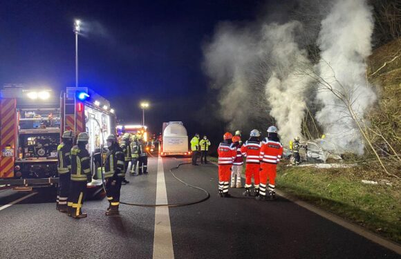 Schwerer Unfall auf A2 bei Bad Eilsen: Person verbrennt nach Autounfall
