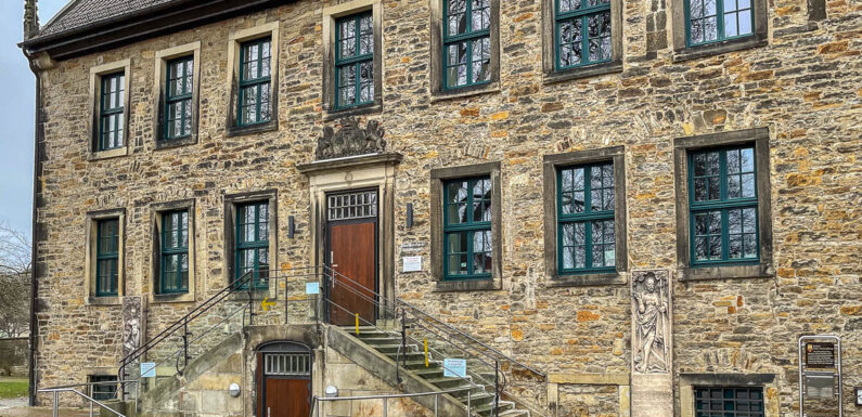 „Lesen verbindet“: Vorlese- und Bastelaktion in der Stadtbücherei Stadthagen