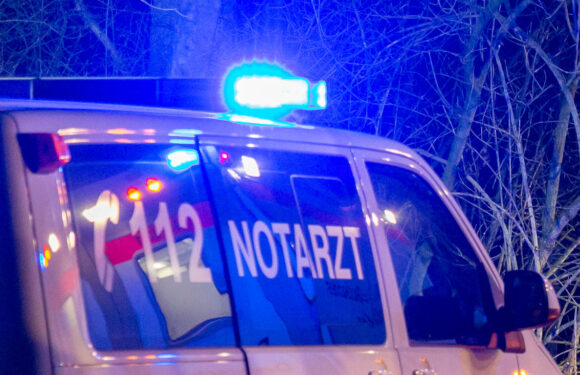 Meerbeck: Auto kommt von Fahrbahn ab und überschlägt sich