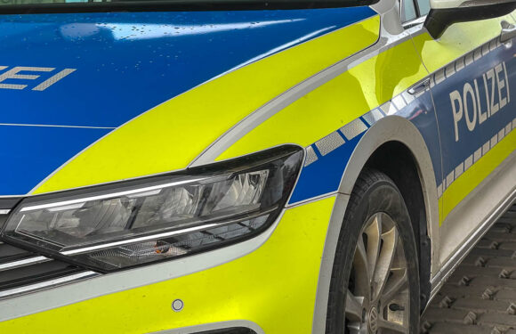 Lindhorst: Opel auf Parkplatz beschädigt