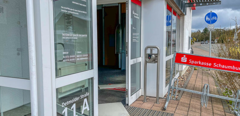 Rinteln: Täter sprengen Sparkassen-Geldautomat und flüchten vor Polizei