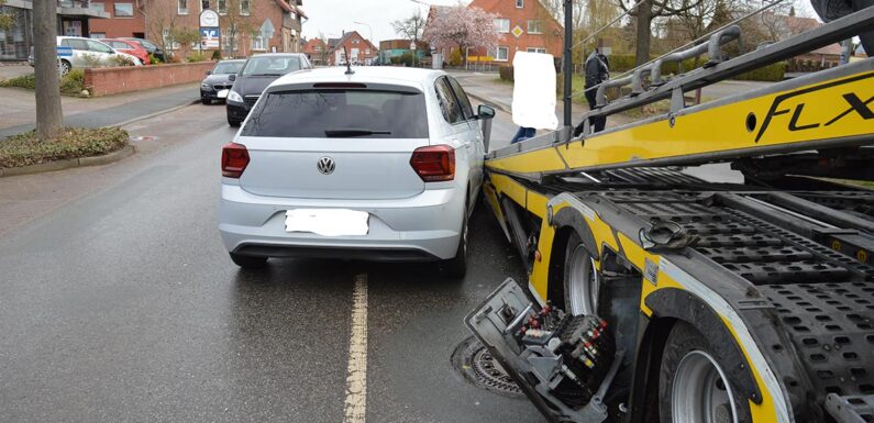 Warber: Polo prallt gegen Autotransporter