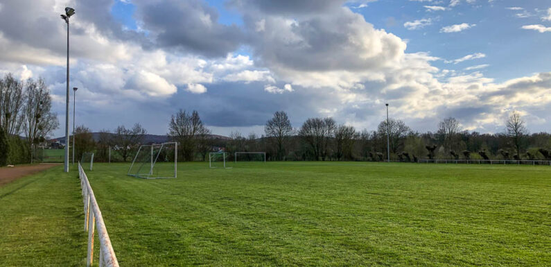 Sanierung Sportzentrum Evesen: Jetzt nur noch ein Naturrasenplatz