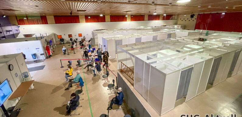 Samstags-Impfaktion in Schaumburg: DRK verstärkt Team in der Festhalle Stadthagen