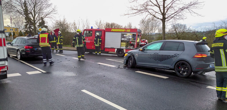 Verkehrsunfall mit zwei Leichtverletzten: eCall löst Notruf aus