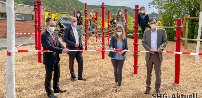 387.000 Euro: Kultusminister Grant Hendrik Tonne übergibt Förderbescheide für Rintelner Grundschulen