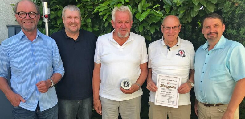 NFV-Fußballkreis Schaumburg: Wilfried Claus und Willi Daseler als Ehrenmitglieder geehrt