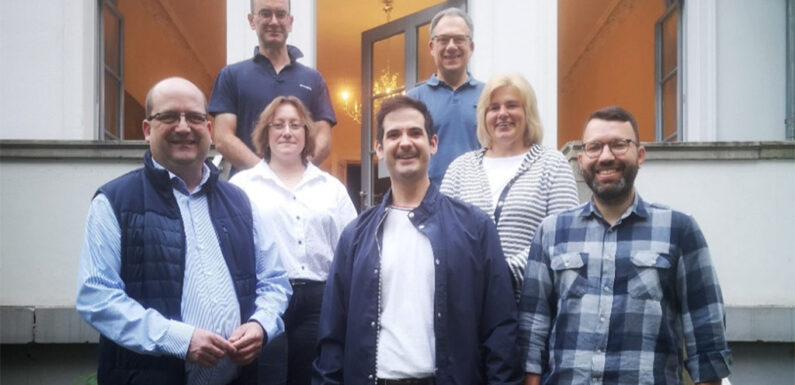 Kooperation mit den Bückeburger Jägern: Wöchentliche Orchesterproben im Garten der Musikschule