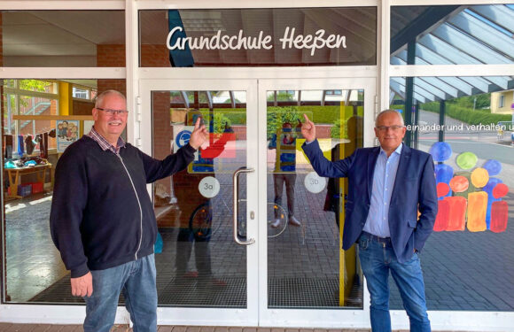 Hartmut Krause besucht Grundschule Heeßen