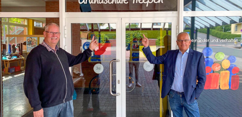 Hartmut Krause besucht Grundschule Heeßen