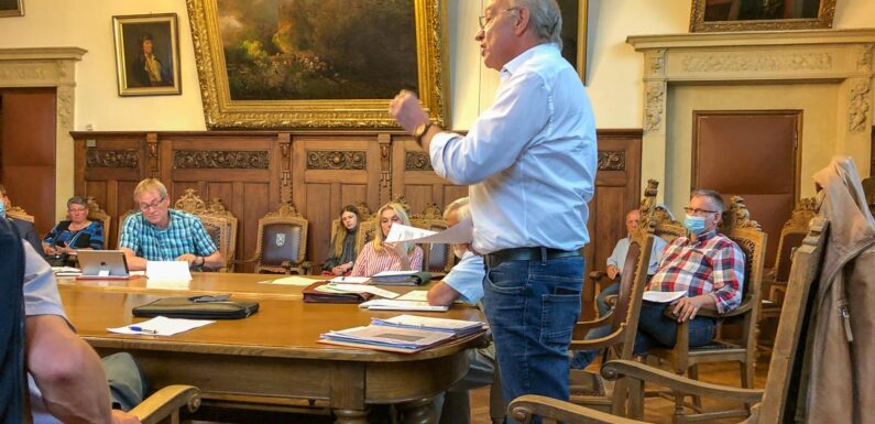 Es bleibt beim Naturrasenplatz: Heftige Diskussion um Sanierung des Eveser Sportplatzes