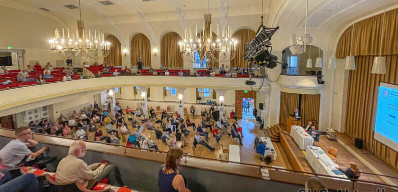 Bauerngut-Infoabend: Stadt Bückeburg veröffentlicht Präsentationen, Fragen und Ton-Mitschnitt