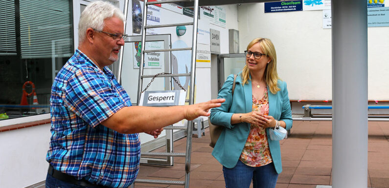 Bäderbetrieb unter Pandemiebedingungen: Marja-Liisa Völlers besucht Sonnenbrinkbad Obernkirchen