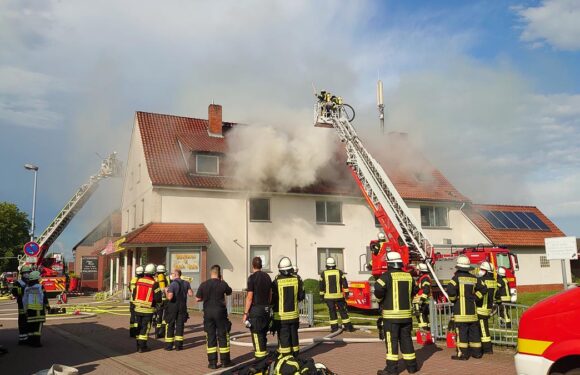 Brandbekämpfung schwierig: 137 Feuerwehrleute bei Großeinsatz in Haste