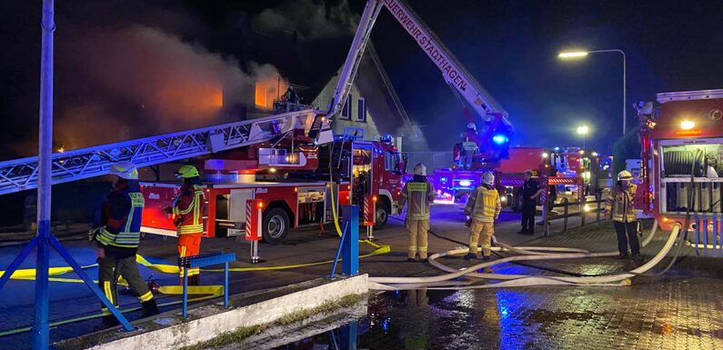Feuerwehr-Großeinsatz in Stadthagen: PKW-Brand greift auf Wohnhaus über
