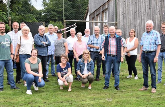 Sportentwicklungsplan: „Alte Zöpfe abschneiden“/ Bauplätze in Kathrinhagen / Sportplatz mit Sportheim in Rehren