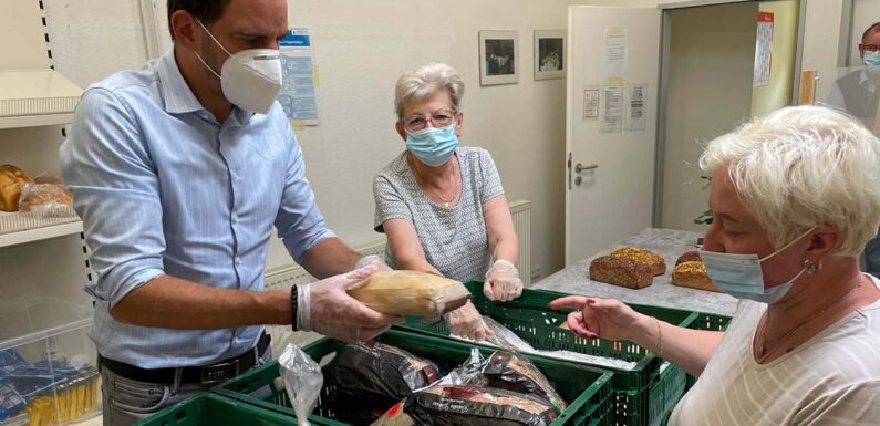 Maik Beermann besucht die Bückeburger Tafel