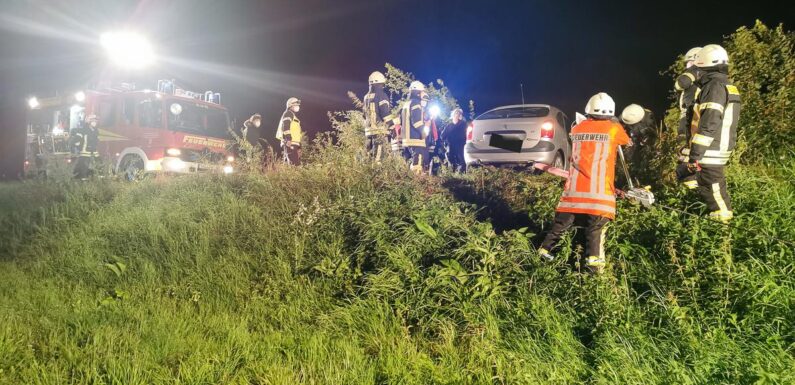 Feuerwehreinsatz am Mittellandkanal: PKW rutscht in Uferböschung