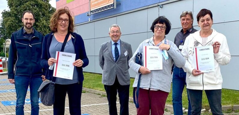 Stadthagen: Urkunden für Corona-Impfungen Nr. 111.554, 111.555 und 111.556 vergeben