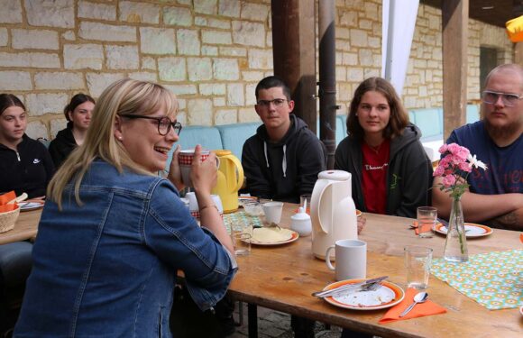 Wie wird man eigentlich Abgeordnete? Völlers stellt sich den Fragen von Jugendlichen der Kirchengemeinde Bad Eilsen & Steinbergen