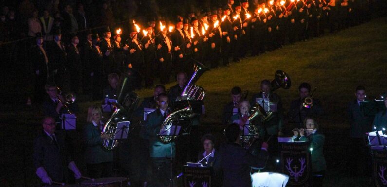 Stimmungsvoller Höhepunkt vorm Mausoleum: Großer Zapfenstreich des Bürgerbataillons auf Mausoleumswiese