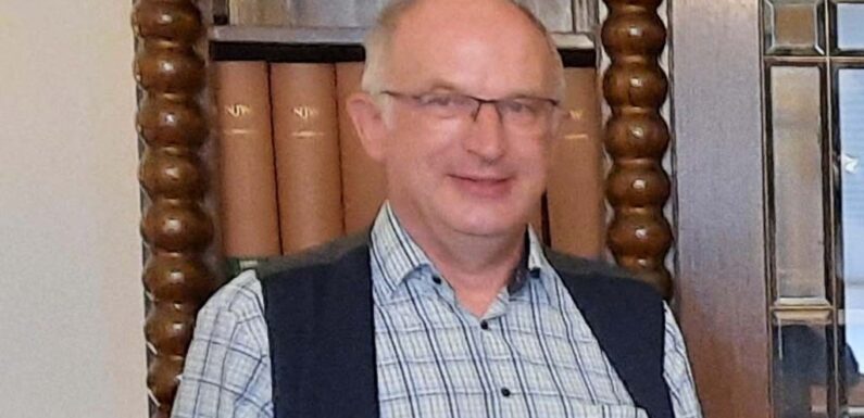 Grundschule Im Petzer Feld: Hausmeister Bernd Schmöe feiert 25-jähriges Dienstjubiläum