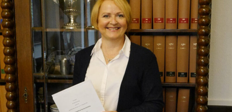 Bückeburg: Saskia Kutscha zur Stadtamtsrätin ernannt