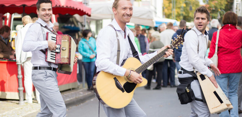 Bückeburg: Verkaufsoffener Sonntag mit Walking-Acts und Musik in der Innenstadt
