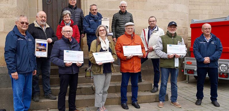 Männerchor Enzen-Hobbensen übergibt im Ahrtal Spenden an vier flutgeschädigte Chöre