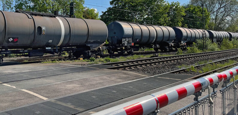 Bahnübergang „Am Bahnhof“ in Bückeburg ab sofort voll gesperrt