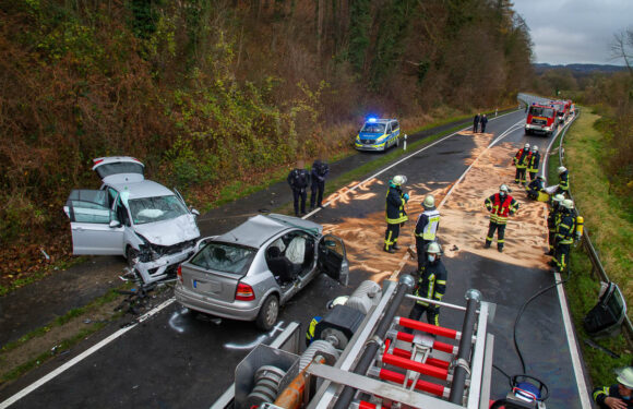 19-jähriger Autofahrer nach schwerem Verkehrsunfall in Porta Westfalica verstorben